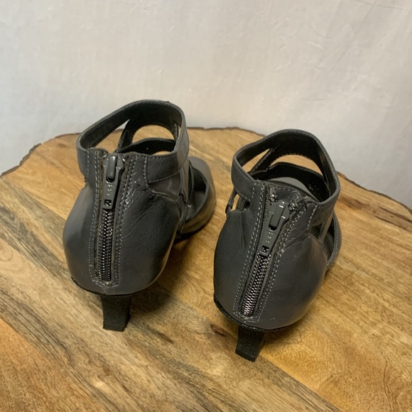 Shoes - Picture 3 of 5